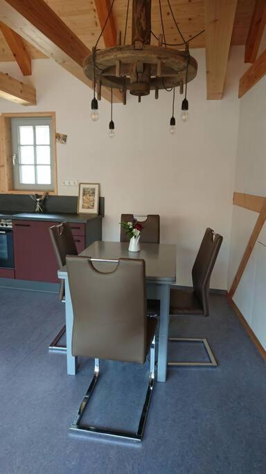 Mothsgut - Moderne Ferienwohnung Auf Dem Bauernhof Im Erzgebirge Oelsnitz  외부 사진